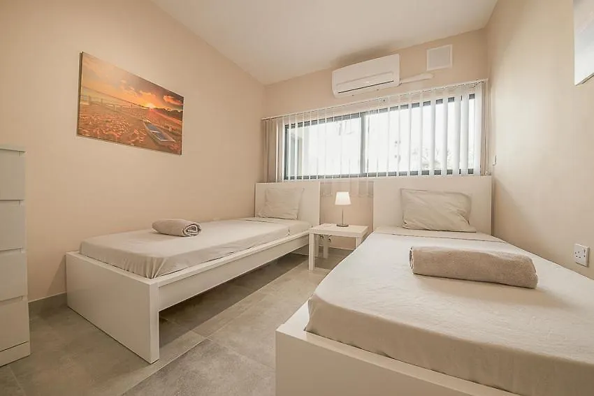 איה נאפה Peach Seaview 3 Bedroom Apartment